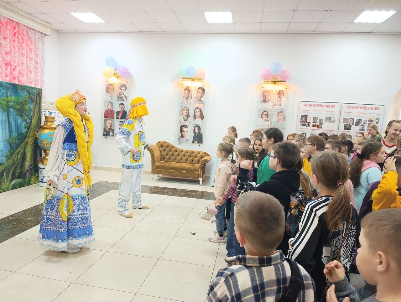 День 2 - Летний лагерь &amp;quot;Улыбка&amp;quot; посетил Ачинский драматический театр.